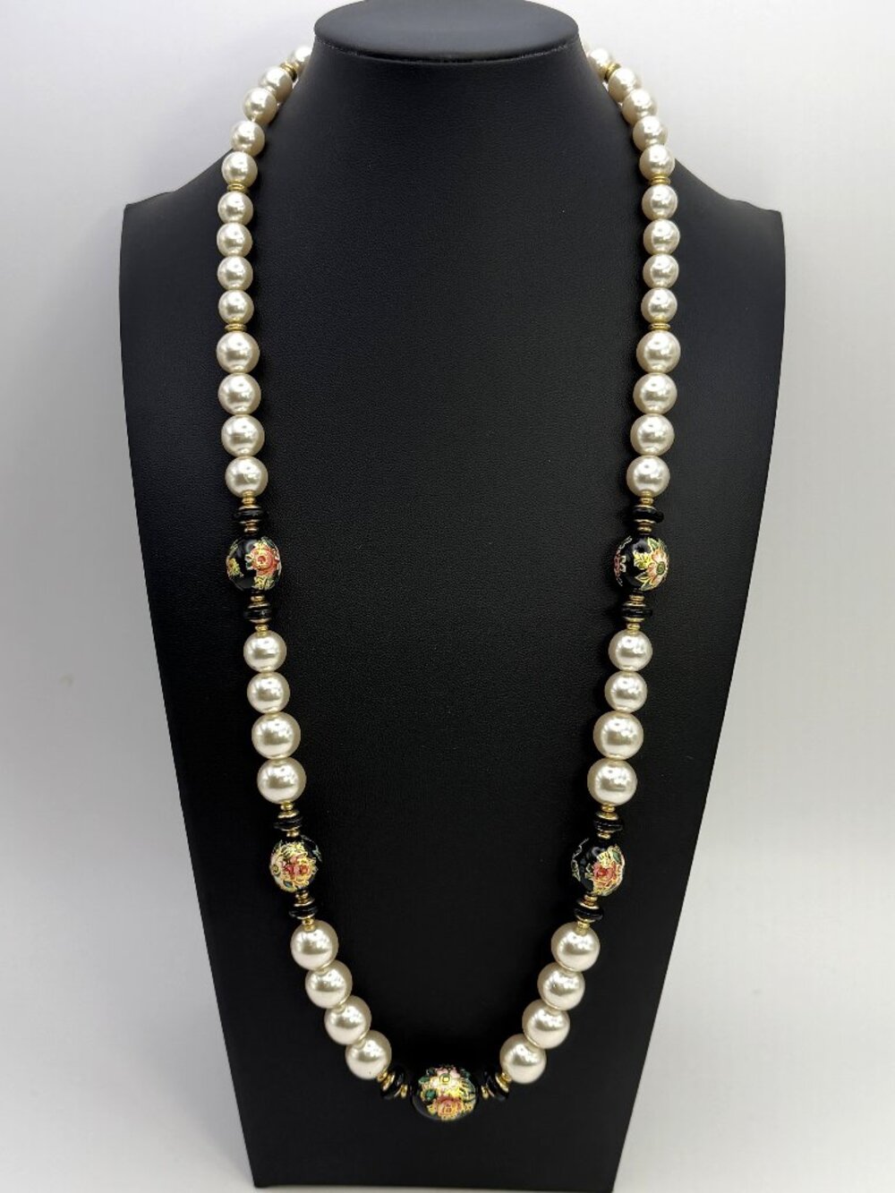 Vintage Tensha Bead Necklace Floral Faux Pearl Black Gold Tone 28” Fishhook